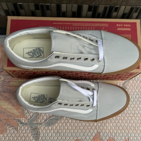 Vans WMNS Old Skool
(Gum) High Rise/True Wht
VN0A3WKT3ZC Sneakers - Picture 4 of 16